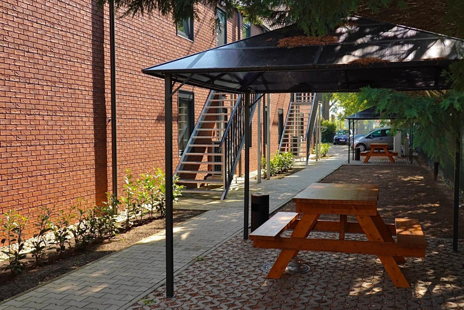 Comfort Housing Apartments ฟัลเคนซี ภายนอก รูปภาพ